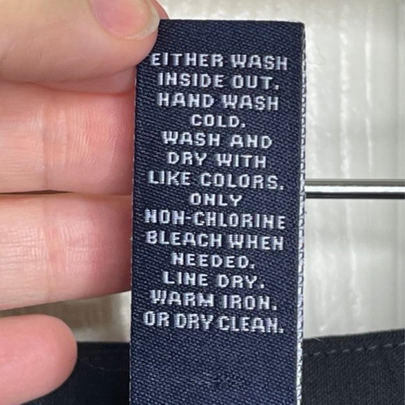 BANANA REPUBLIC | Black High Waist Flared Skirt with Side Zipper | Size 4 - Picture 6 of 9